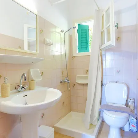 Evanna House In Saint Stephanos